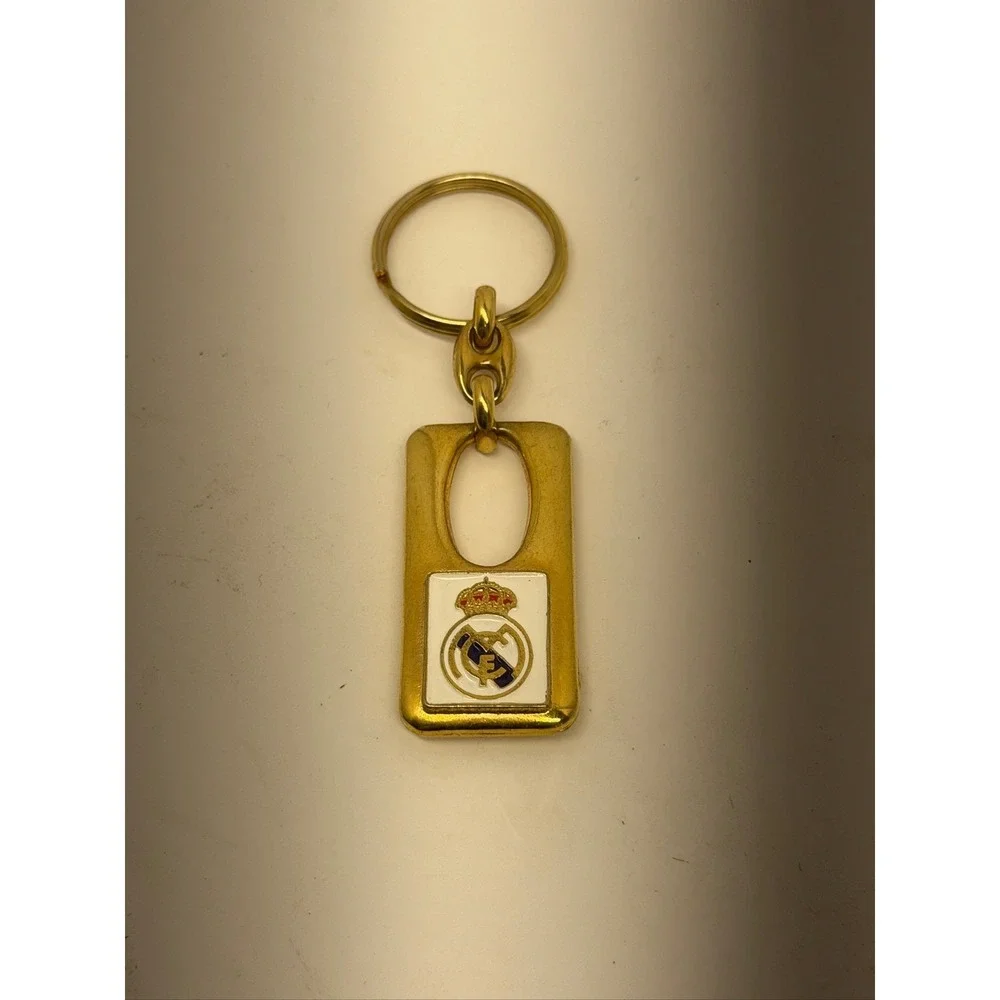 Real Madrid Fundado Año 1902 Crest Gold Tone Metal Keychain Collectible